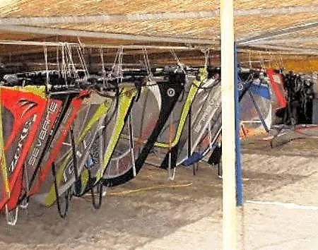 Szálloda Surfing Huts 2*